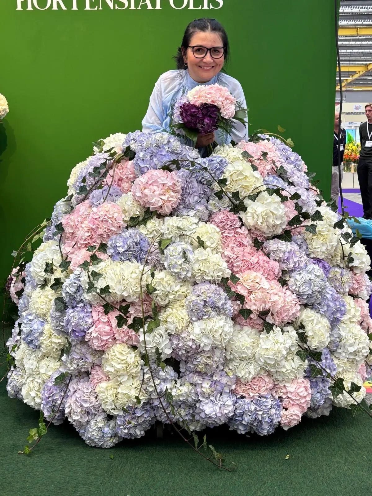 Florentina mit einem Blumenkleid